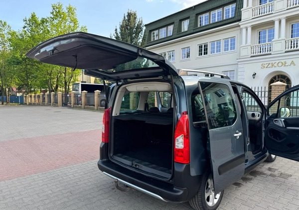 Peugeot Partner cena 26500 przebieg: 232000, rok produkcji 2011 z Warszawa małe 172